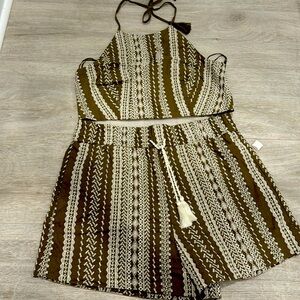 Two piece shorts outfit, NWT size large
